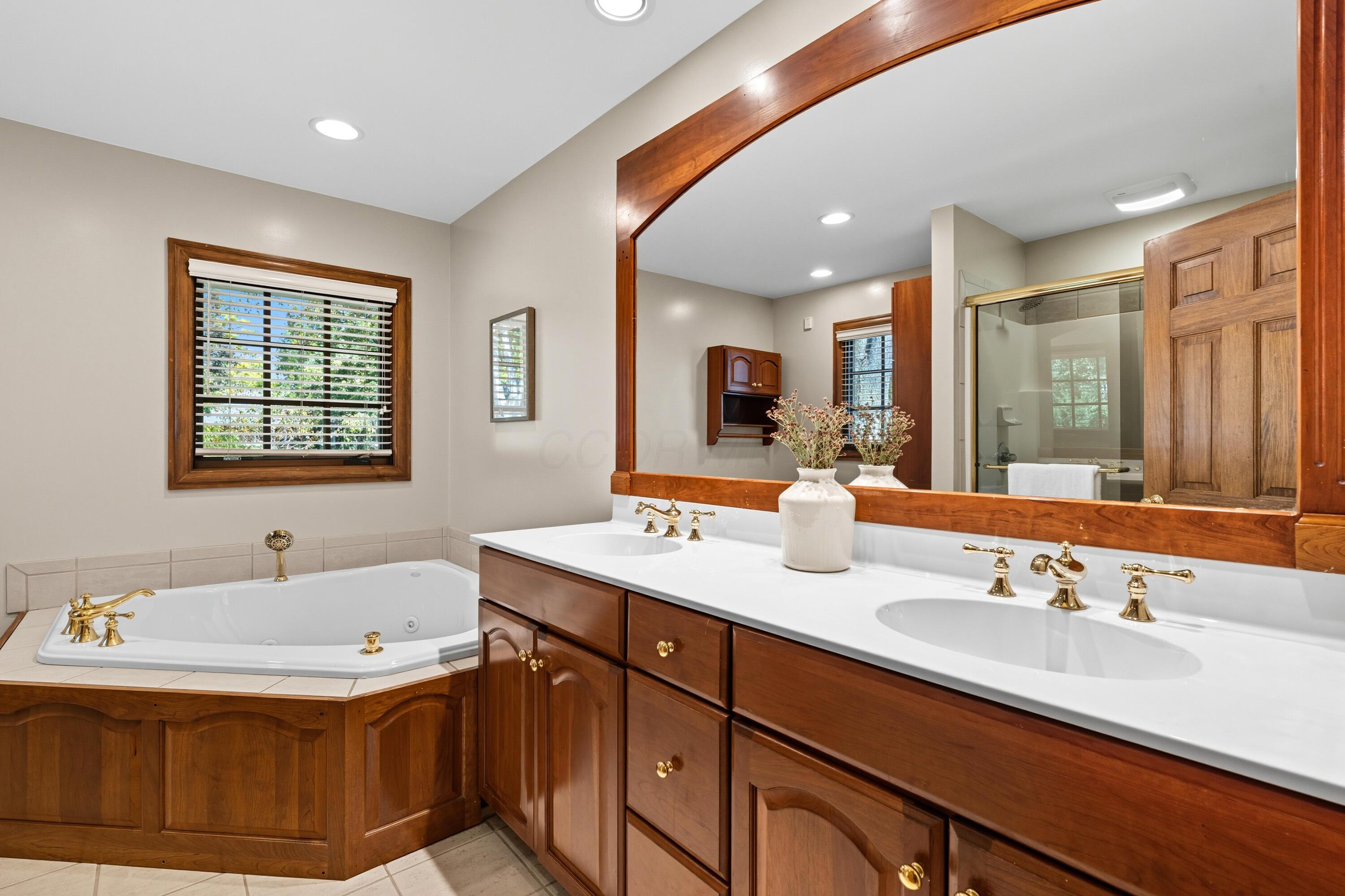 2197 Sheringham Road Columbus, OH 43220 - Photo 47 of 78 Primary Bathroom