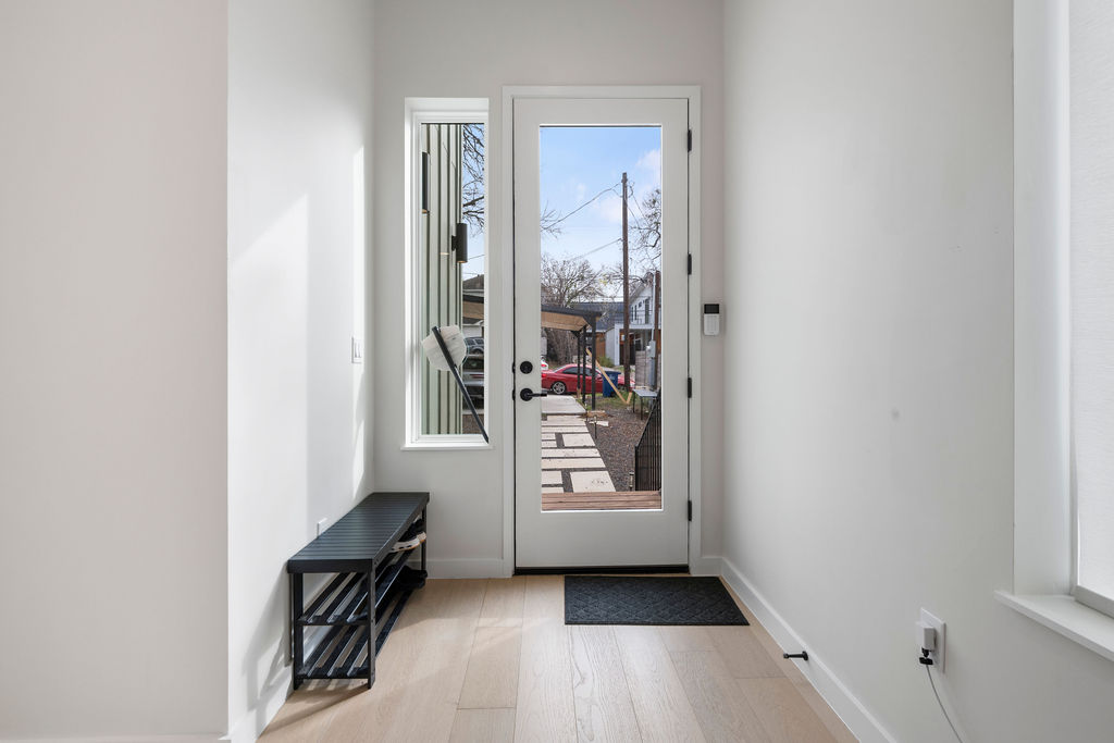 2912 East 13th Street Austin, TX 78702 - Photo 15 of 40 an entryway with a workspace