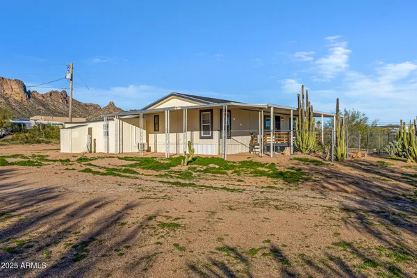 $389,000 | 4556 North Ironwood Drive, Apache Junction, AZ 85120