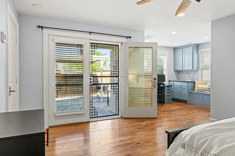 $799,900 | 125 North Street, Houston, TX 77009