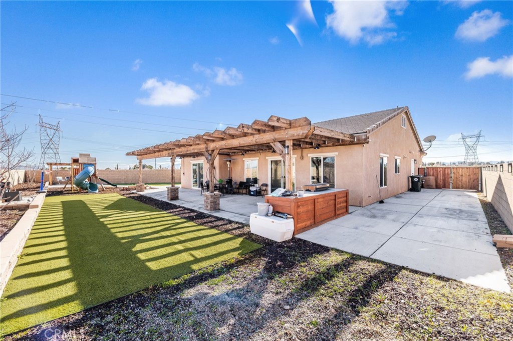 13374 Luna Road Victorville, CA 92392 - Photo 13 of 33