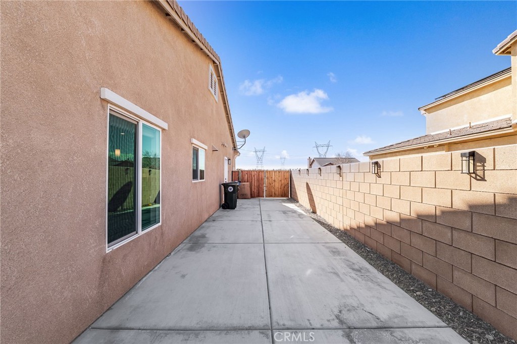 13374 Luna Road Victorville, CA 92392 - Photo 18 of 33