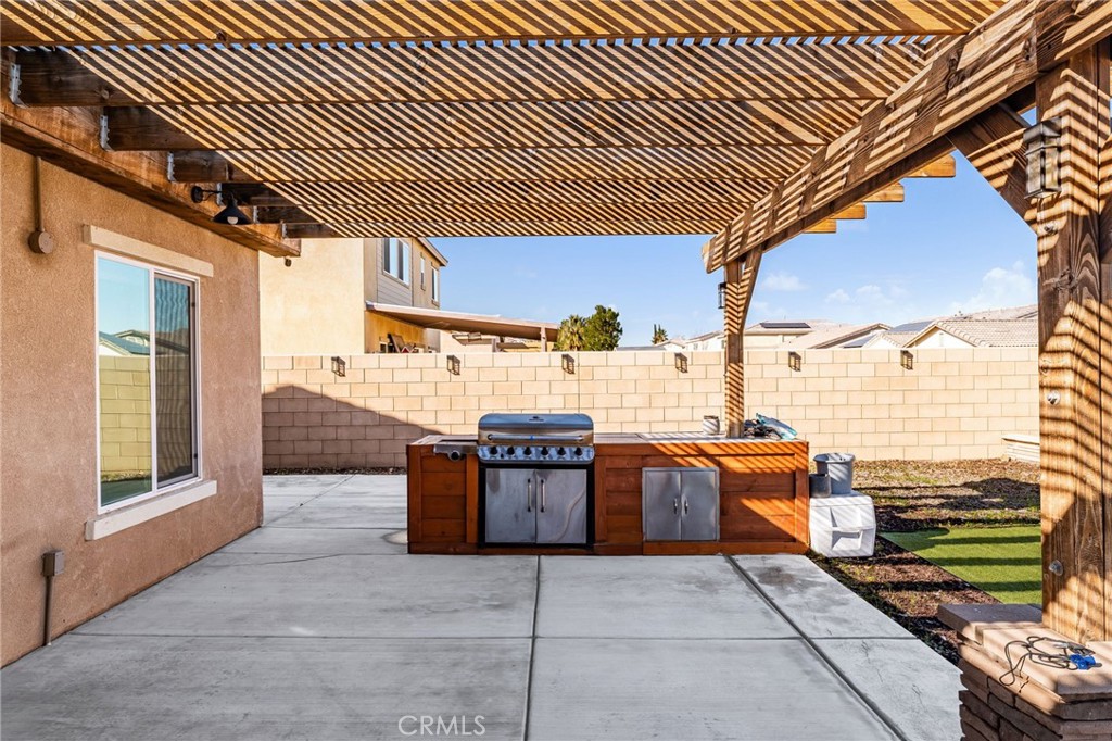 13374 Luna Road Victorville, CA 92392 - Photo 21 of 33