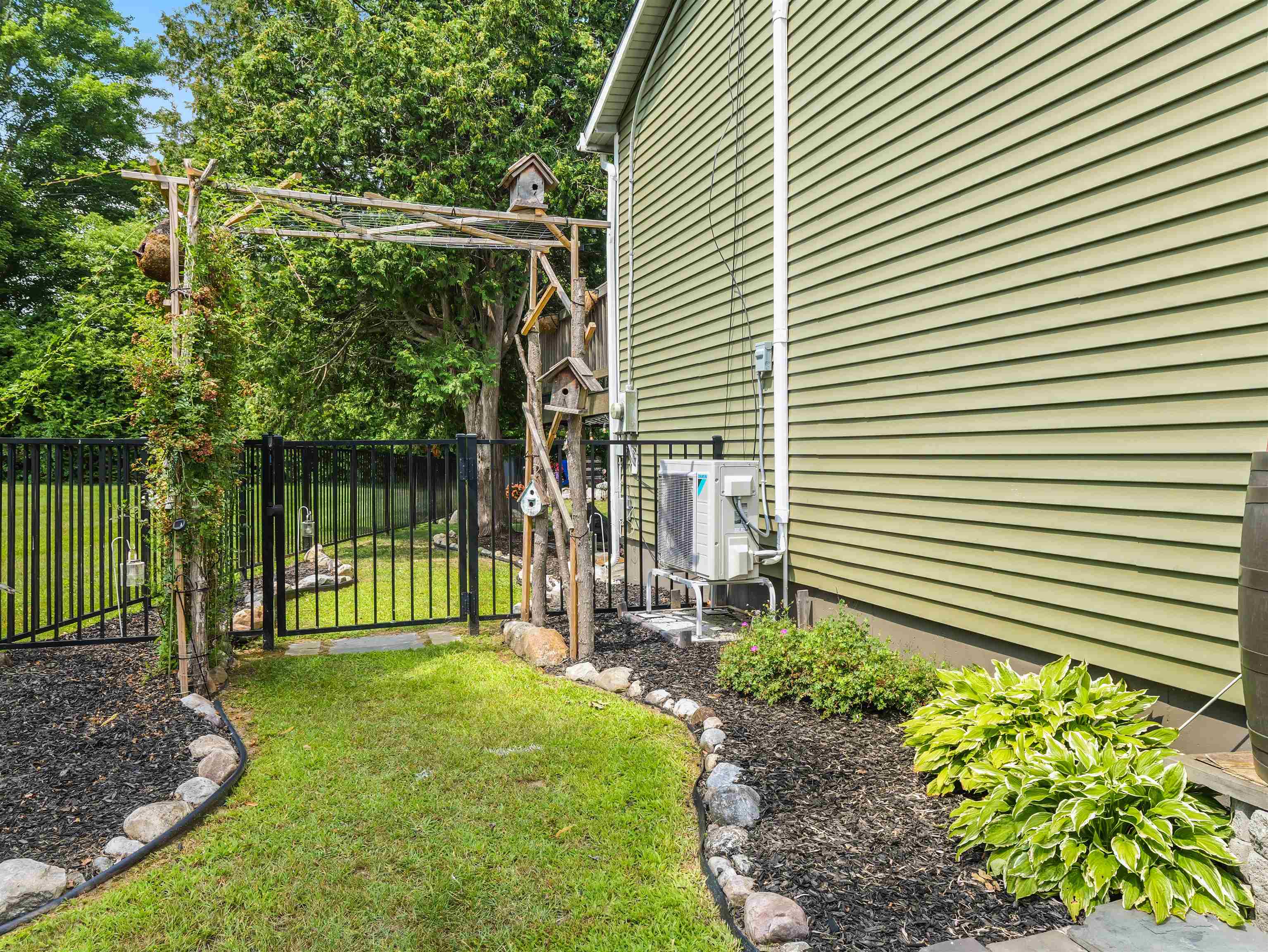 15 Emeritus Street Rutland, VT 05701 - Photo 5 of 44