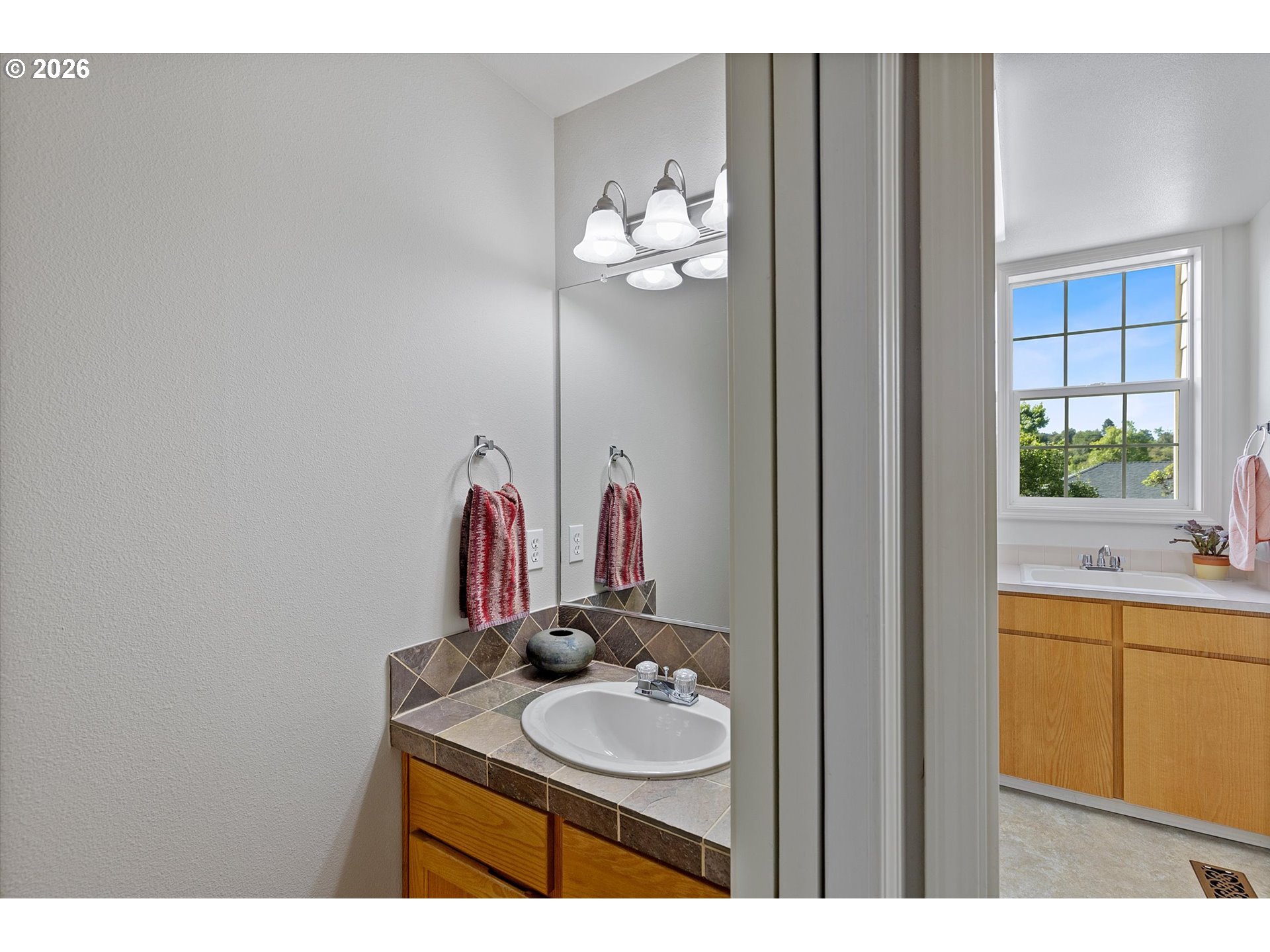 2391 Southwest Border Way Gresham, OR 97080 - Photo 12 of 38