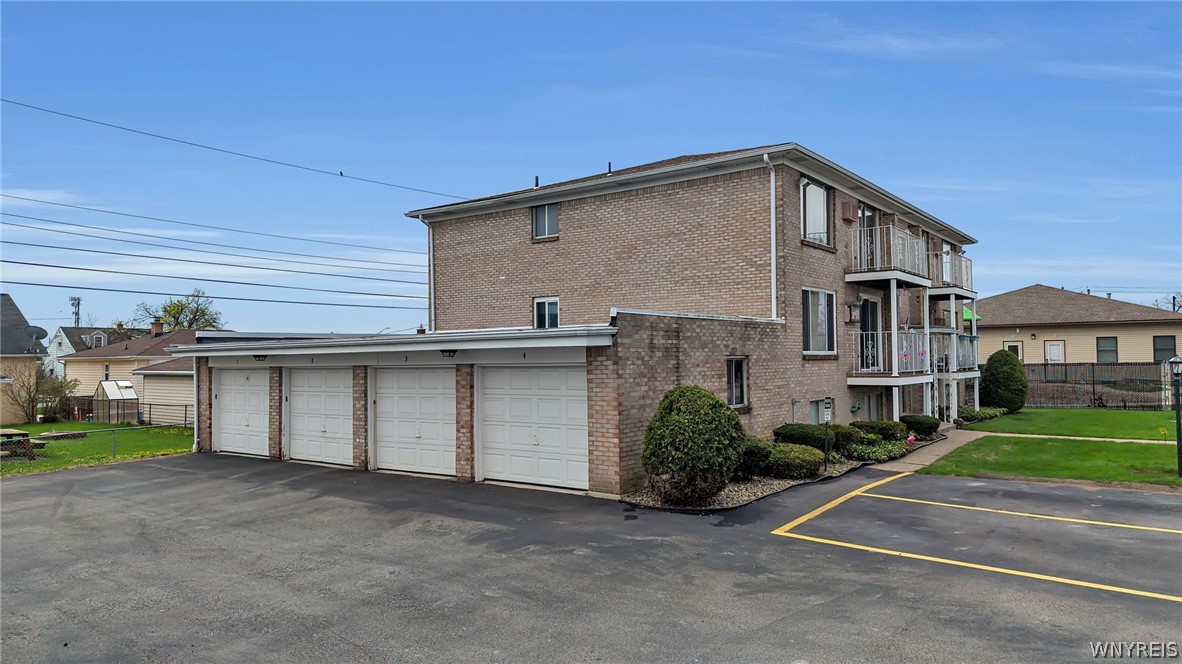 3433 Harlem Road, Unit 14 Cheektowaga, NY 14225 - Photo 3 of 28