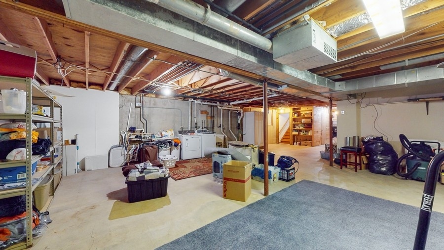 43375 Hunt Club Road Zion, IL 60099 - Photo 18 of 56 a view of a room with gym equipment