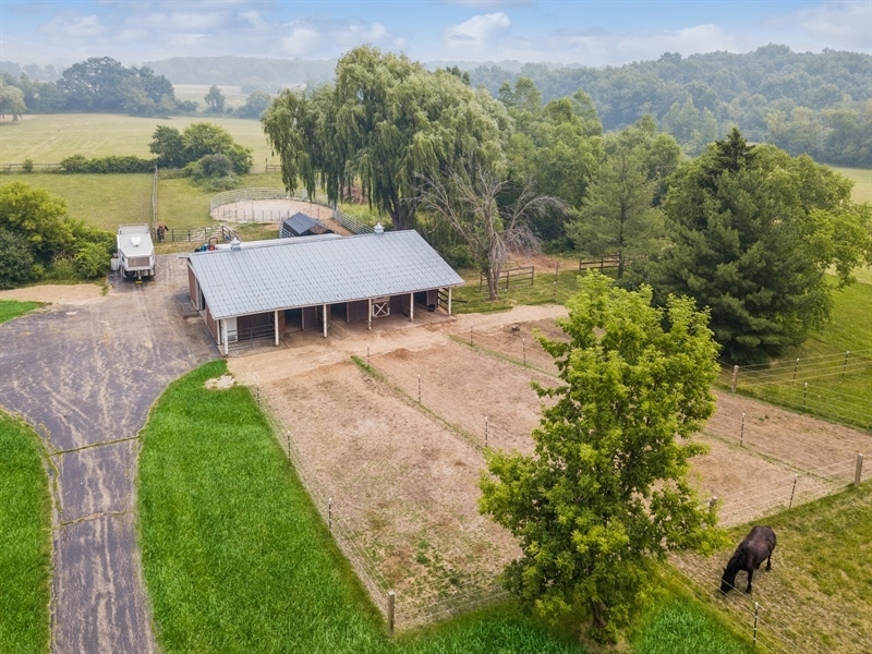 43375 Hunt Club Road Zion, IL 60099 - Photo 37 of 56 an outdoor space with furniture and garden