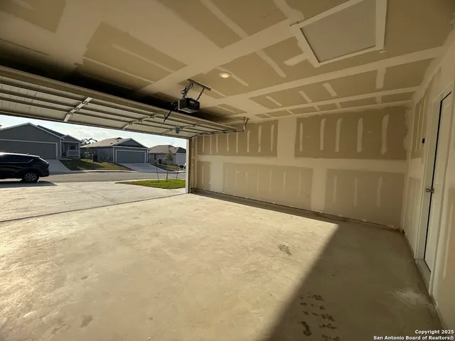 $1,395 | 252 Ottawa Way, New Braunfels, TX 78130