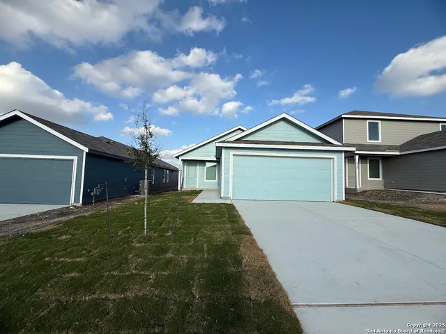 $1,395 | 252 Ottawa Way, New Braunfels, TX 78130