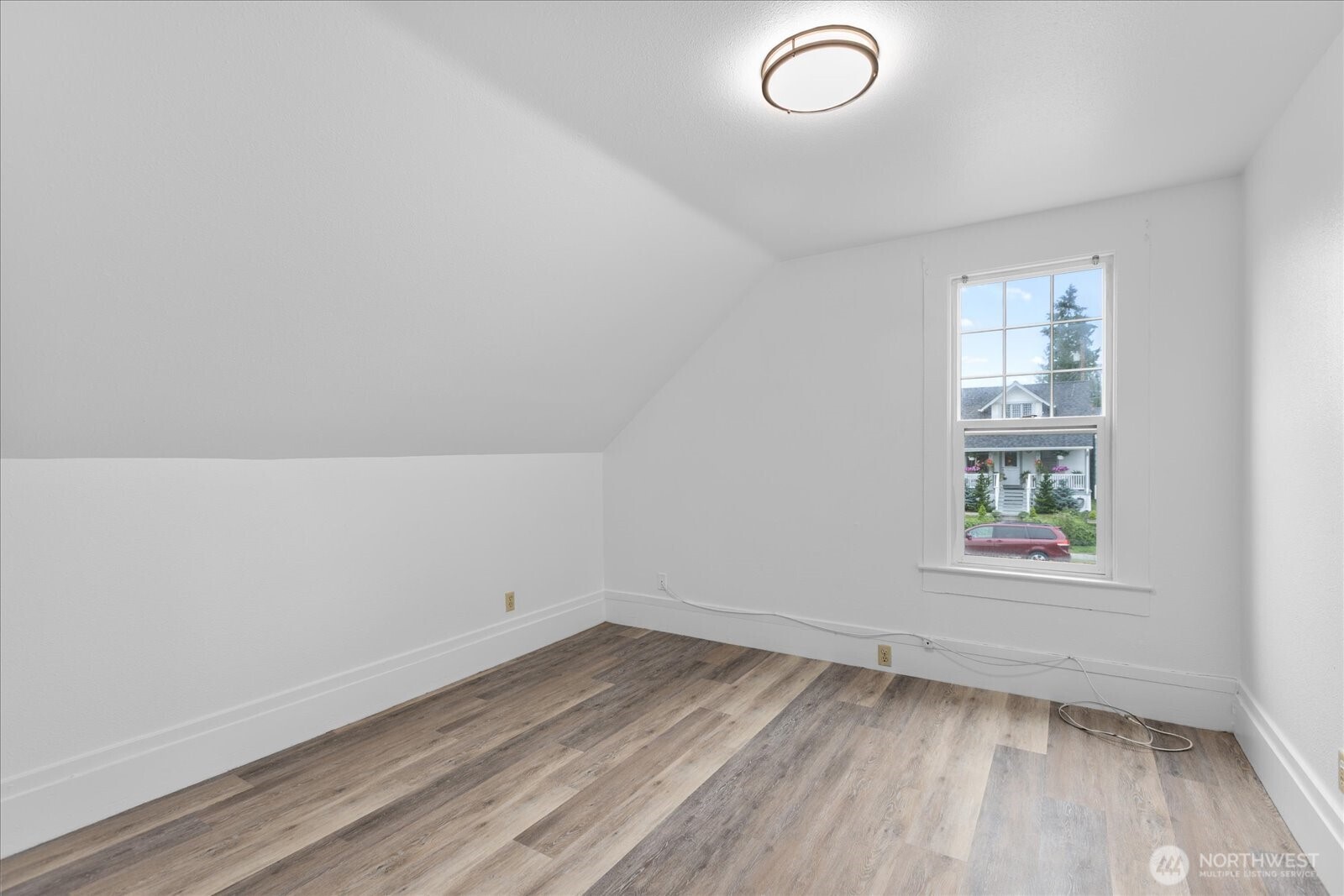 2307 Rockefeller Avenue Everett, WA 98201 - Photo 11 of 28