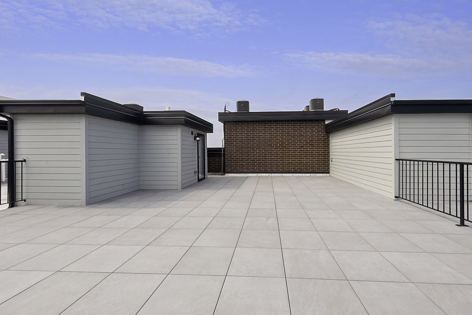 520 North Western Avenue, Unit 4B Chicago, IL 60612 - Photo 28 of 35 a view of backyard of building