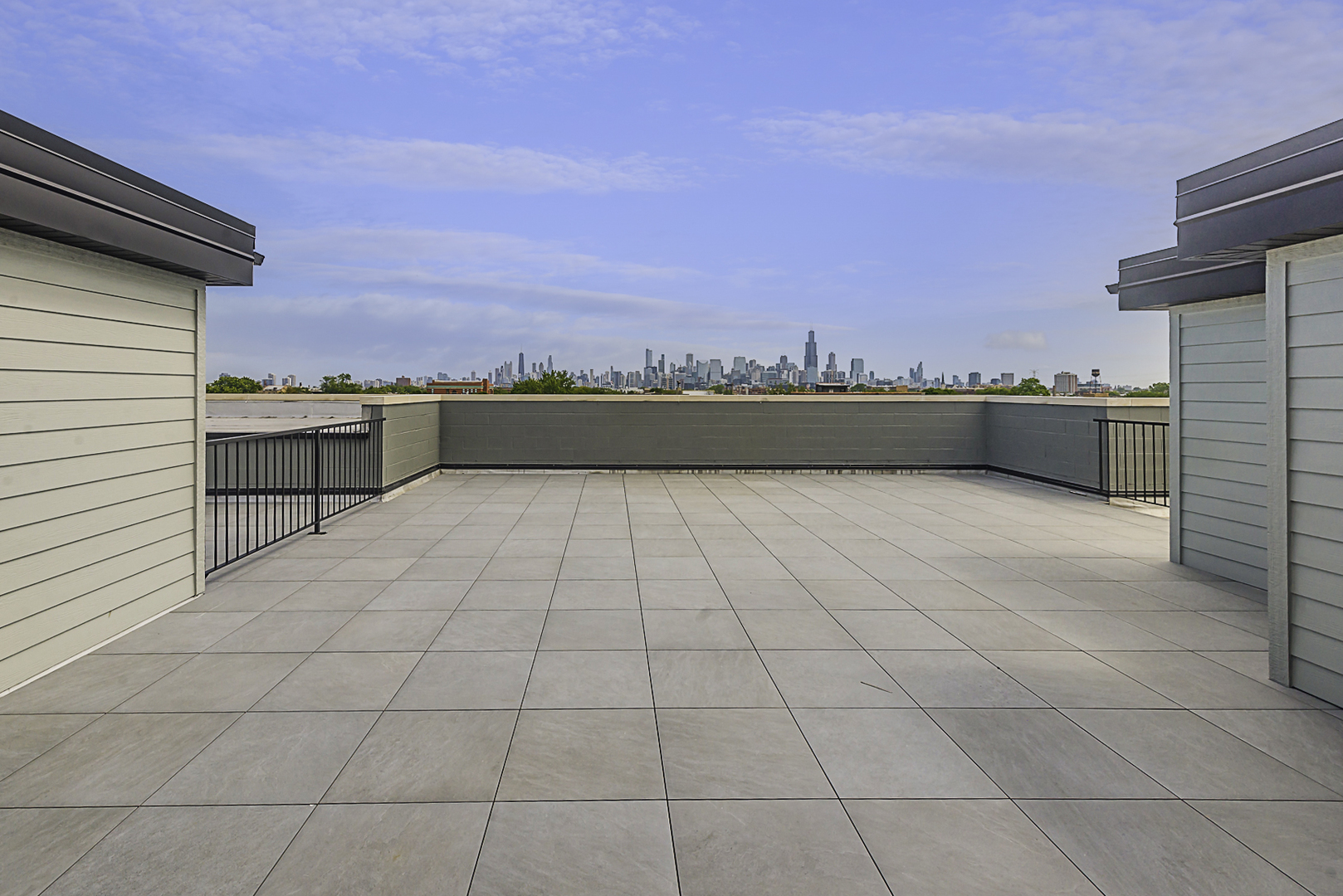 520 North Western Avenue, Unit 4B Chicago, IL 60612 - Photo 31 of 35 a view of a terrace