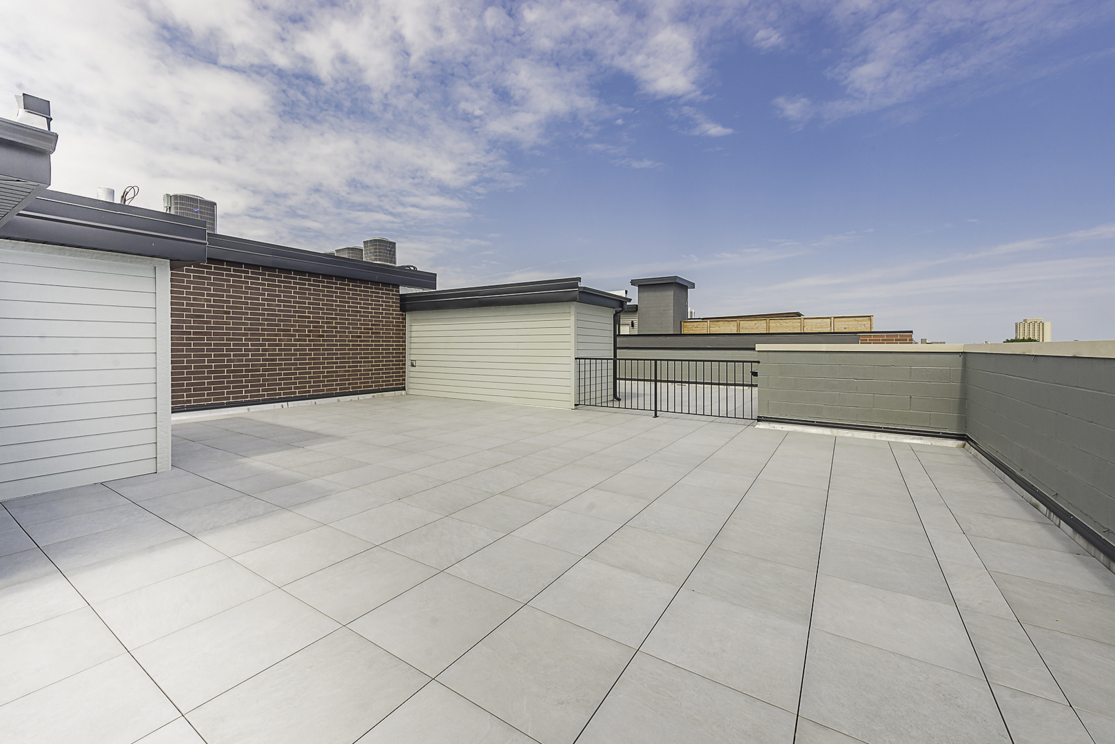 520 North Western Avenue, Unit 4B Chicago, IL 60612 - Photo 8 of 35 a view of a terrace