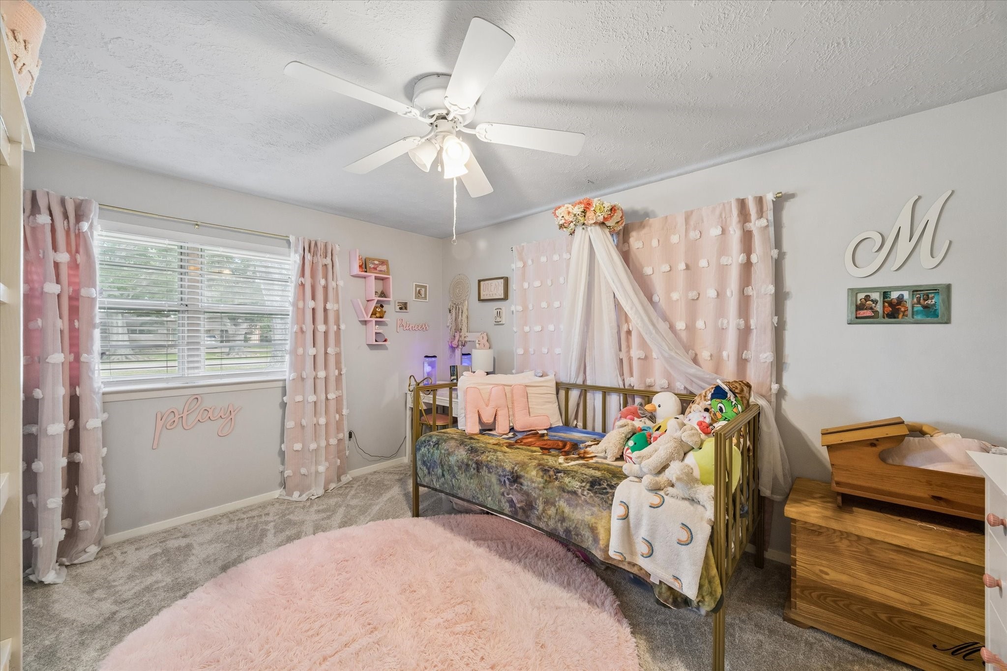 12806 Britt Road Pearland, TX 77581 - Photo 14 of 33 3rd bedroom.