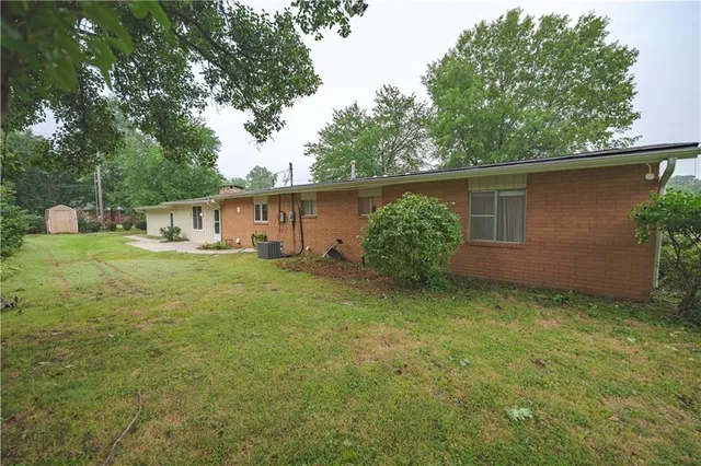 $180,000 | 111 North Edgewood Drive, Coffeyville, KS 67337