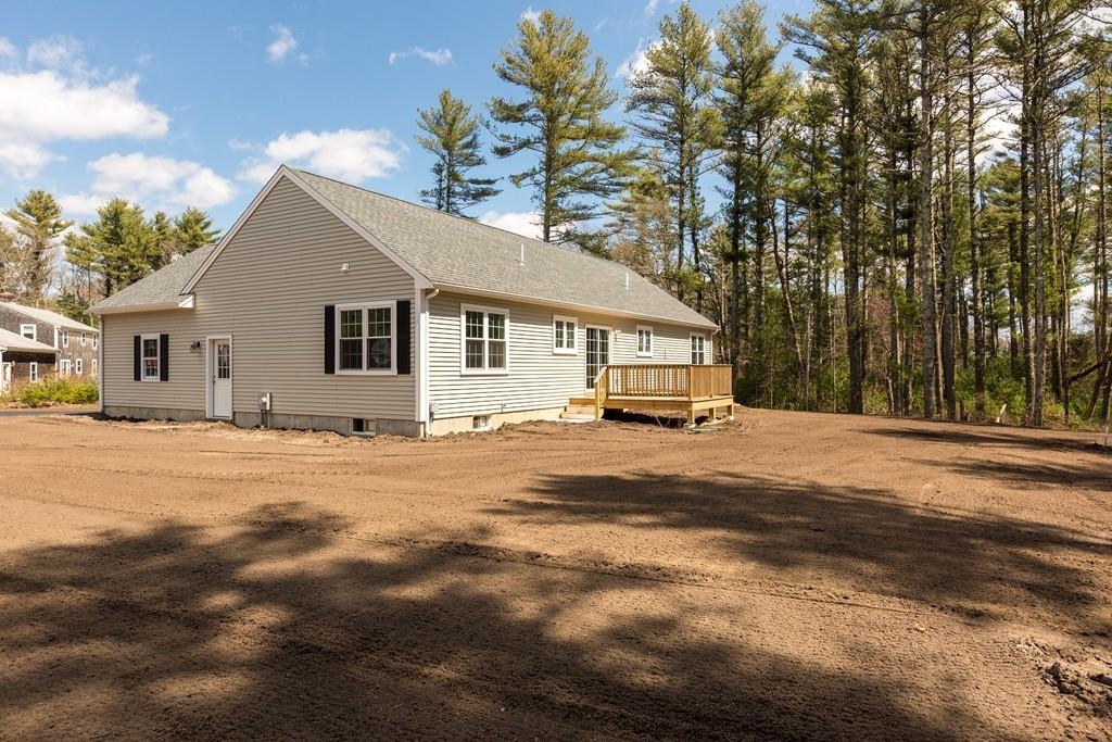 8 Old Stage Road West Wareham, MA 02576 - Photo 4 of 32
