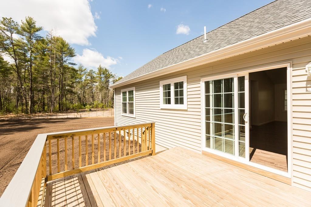 8 Old Stage Road West Wareham, MA 02576 - Photo 5 of 32