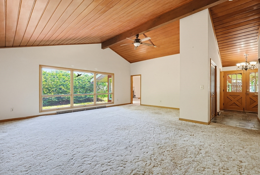 21 Daggett Road Attleboro, MA 02703 - Photo 3 of 39