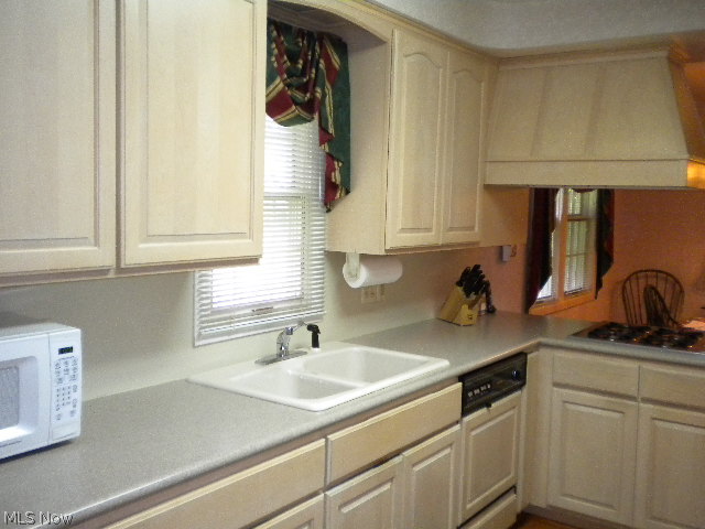 842 Quilliams Road Cleveland Heights, OH 44121 - Photo 4 of 14