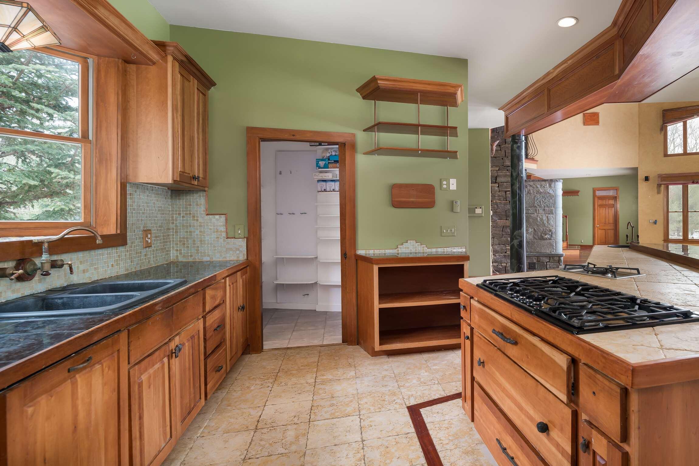 3 Rokonomo Way York, ME 03902 - Photo 9 of 41 09-Kitchen 4