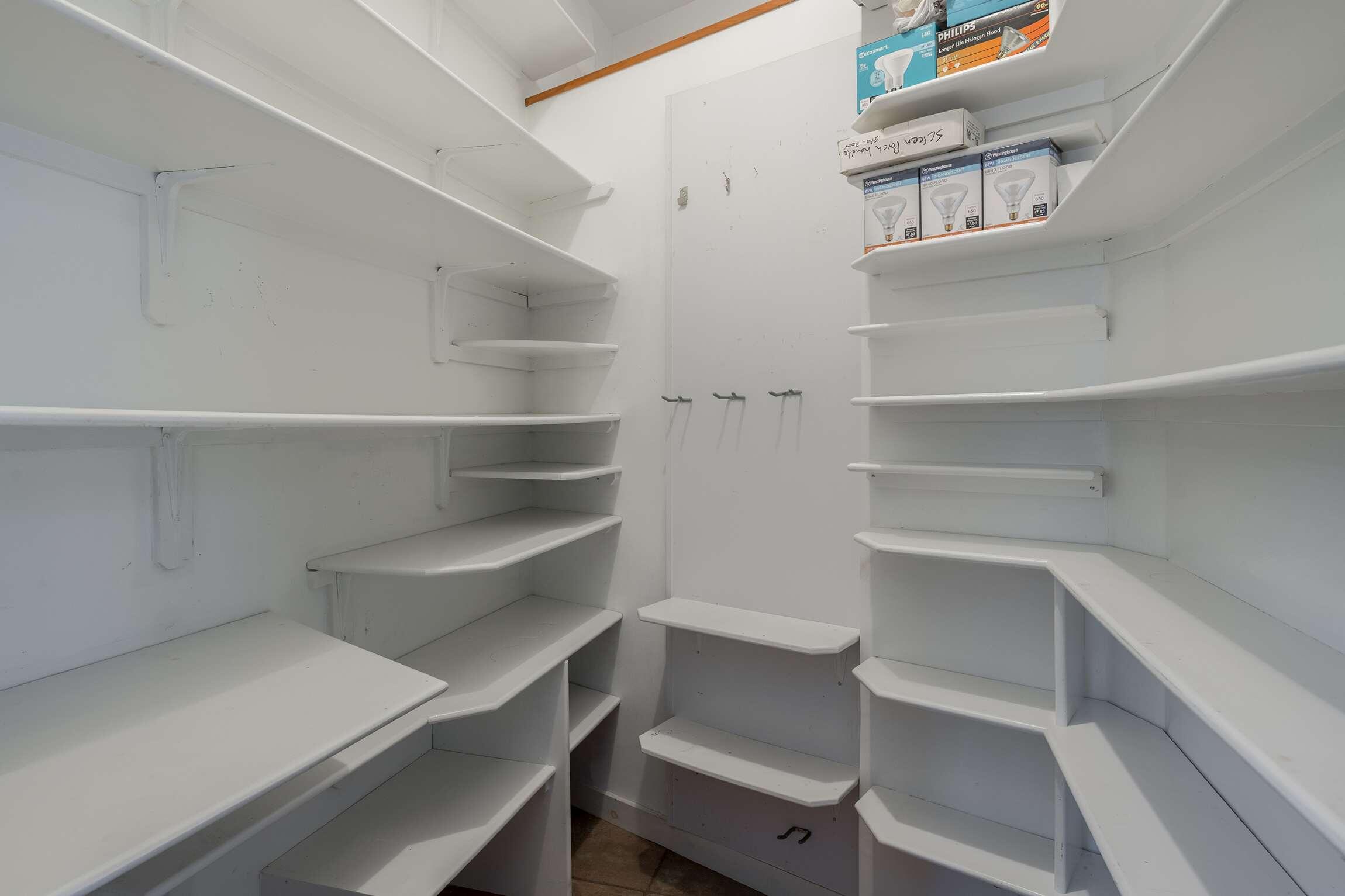 3 Rokonomo Way York, ME 03902 - Photo 10 of 41 10-Pantry