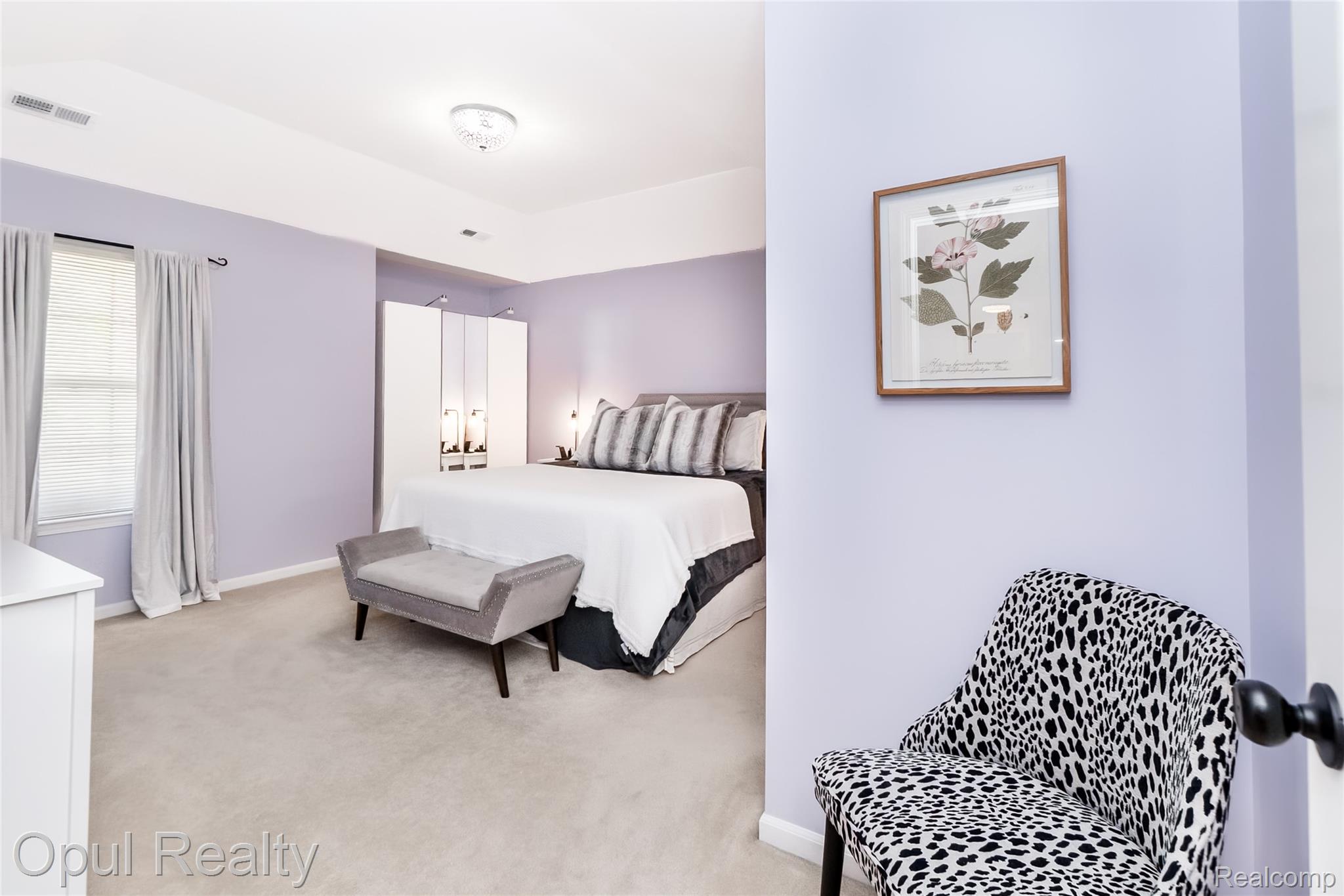 11762 Farmington Road Livonia, MI 48150 - Photo 14 of 25 Bedroom with light colored carpet and baseboards