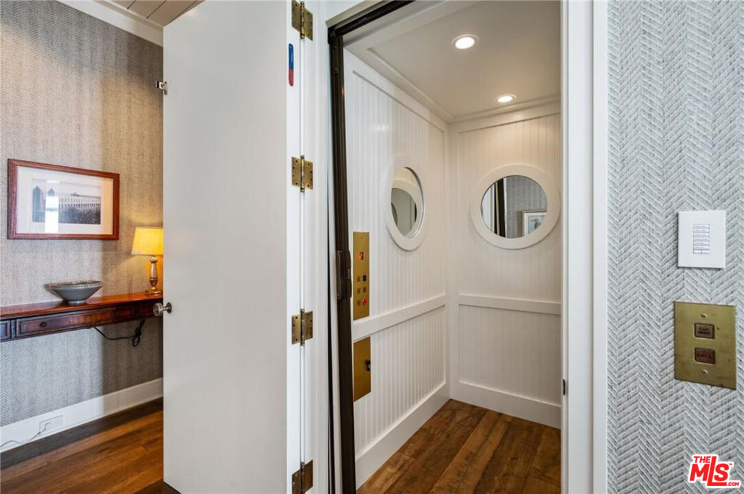 212 The Strand Manhattan Beach, CA 90266 - Photo 29 of 74