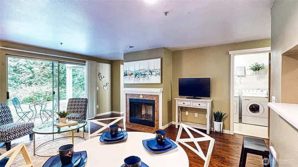 $352,500 | 23301 Cedar Way, Unit U102, Mountlake Terrace, WA 98043