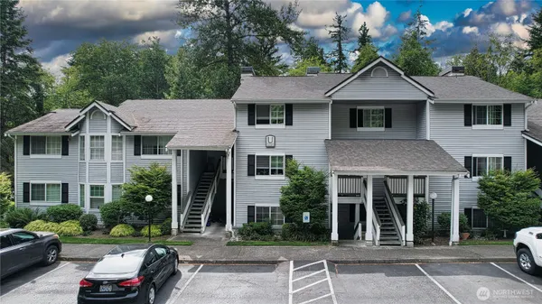 $352,500 | 23301 Cedar Way, Unit U102, Mountlake Terrace, WA 98043