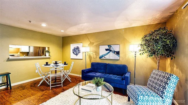 $352,500 | 23301 Cedar Way, Unit U102, Mountlake Terrace, WA 98043