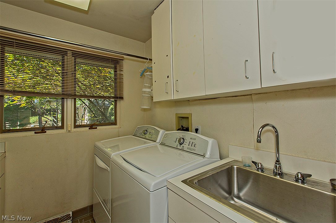 1809 Ridgebrook Circle Lyndhurst, OH 44122 - Photo 18 of 25 Gallery Image 18