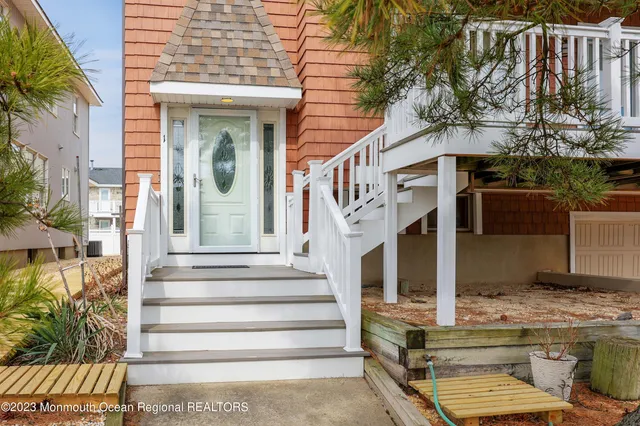 $3,550 | 1 New Jersey Avenue, Unit 2, Lavallette, NJ 08735