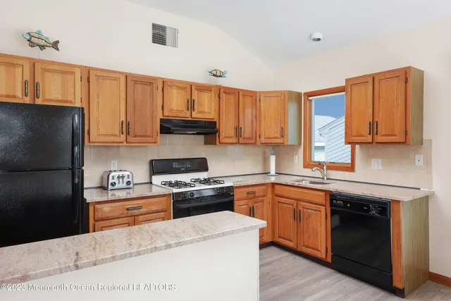 $3,550 | 1 New Jersey Avenue, Unit 2, Lavallette, NJ 08735