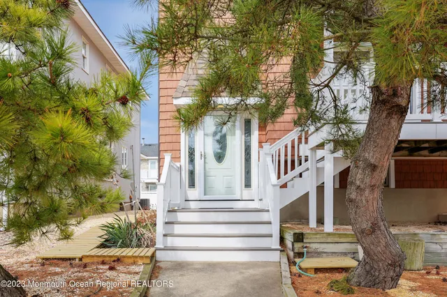 $3,550 | 1 New Jersey Avenue, Unit 2, Lavallette, NJ 08735