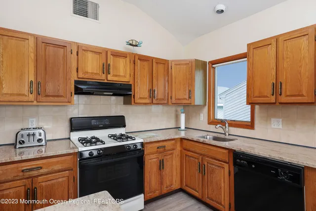 $3,550 | 1 New Jersey Avenue, Unit 2, Lavallette, NJ 08735