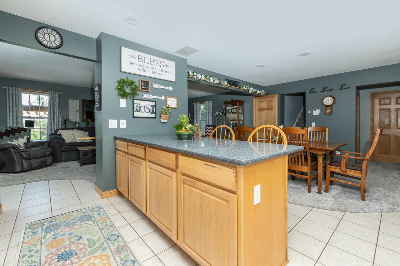 3793 Flora Church Road Kirkland, IL 60146 - Photo 11 of 41 Gallery Image 11