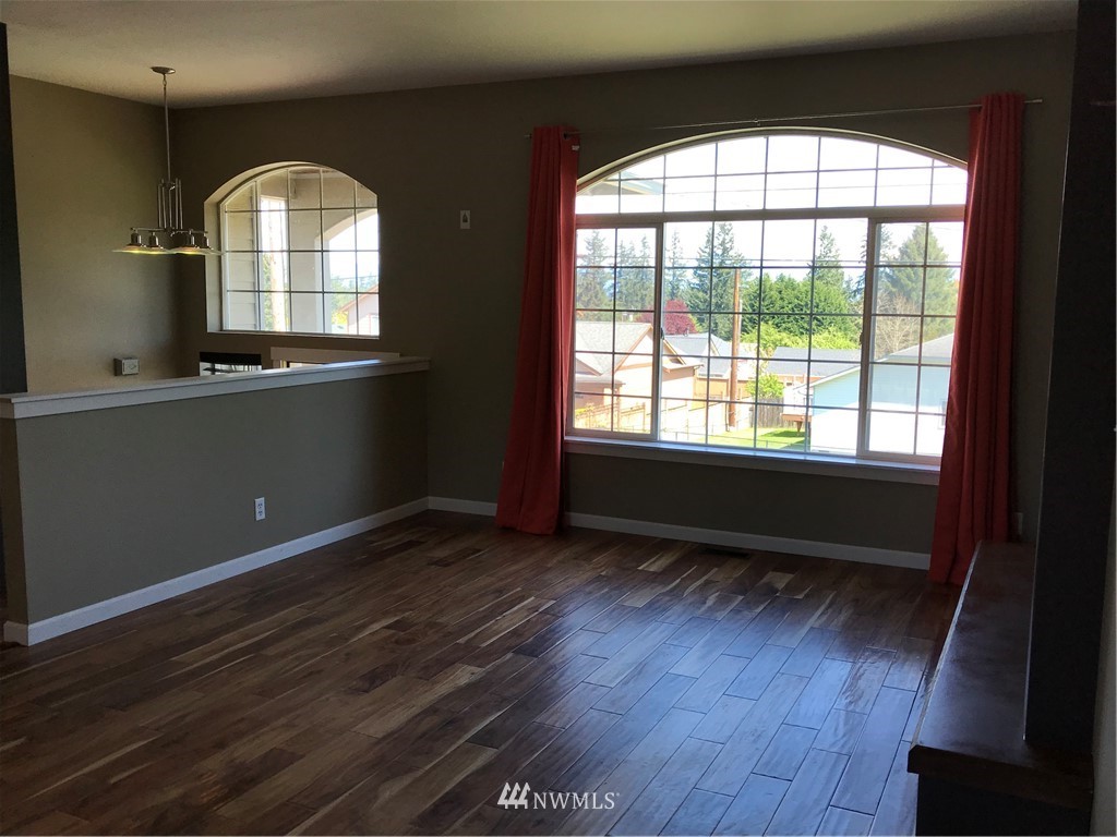 7410 Upper Ridge Road Everett, WA 98203 - Photo 2 of 22