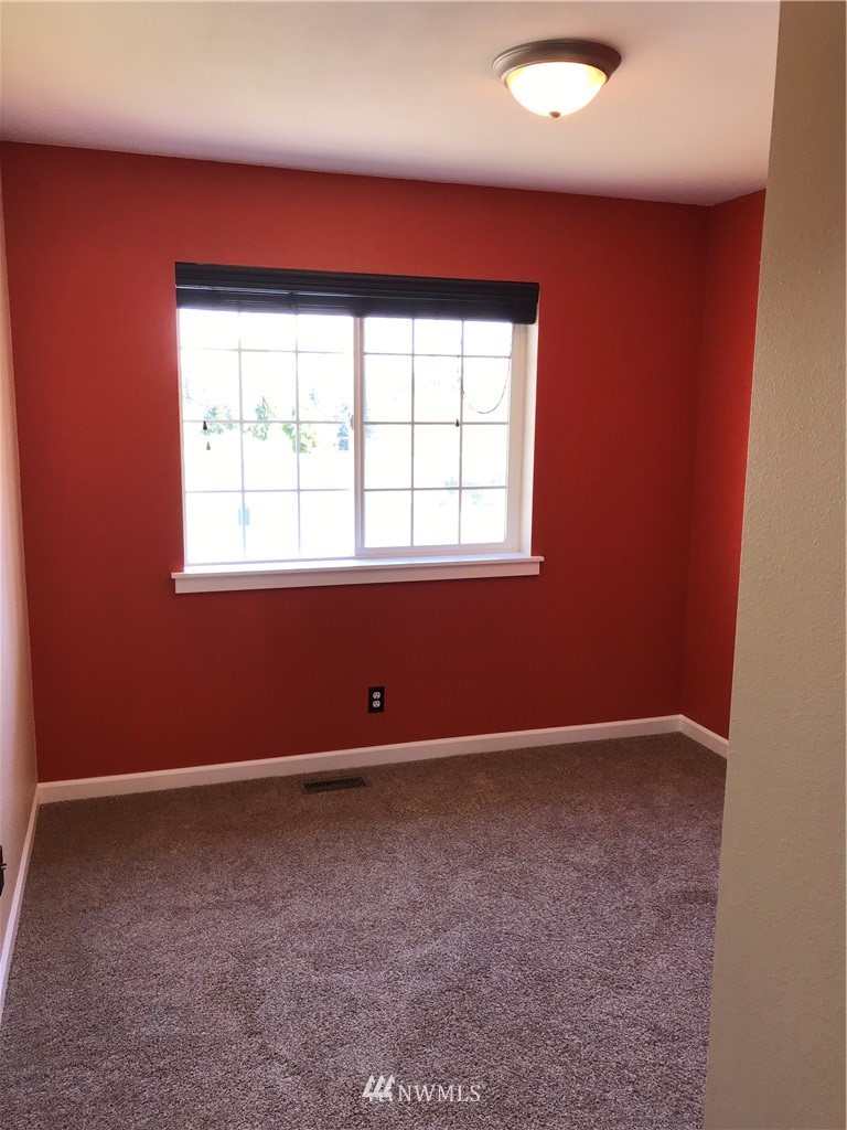 7410 Upper Ridge Road Everett, WA 98203 - Photo 10 of 22