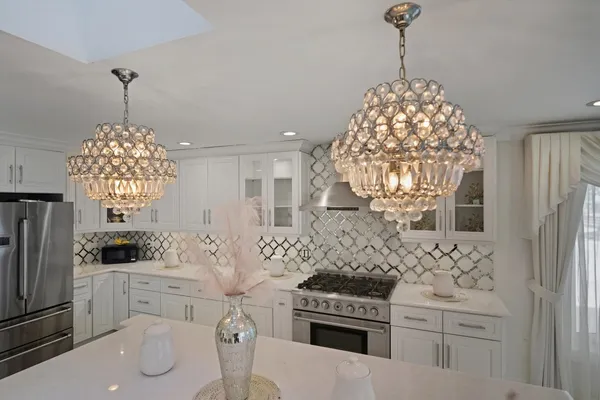 $619,000 | 606 South Arlington Heights Road, Arlington Heights, IL 60005
