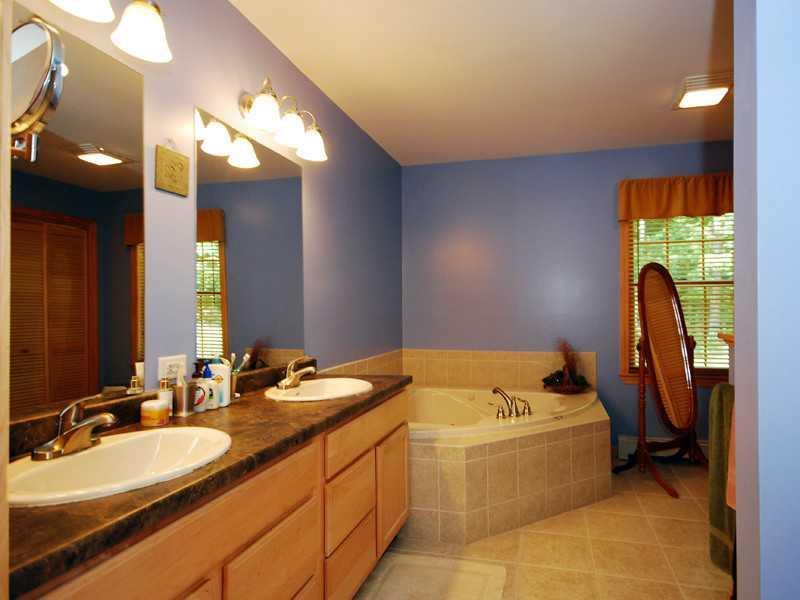 281 Plummer Mill Road Durham, ME 04222 - Photo 7 of 32 Master Bath/Spa.