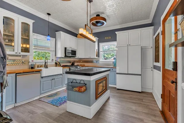 $499,000 | 206 North Brook Street, Wilkesboro, NC 28697