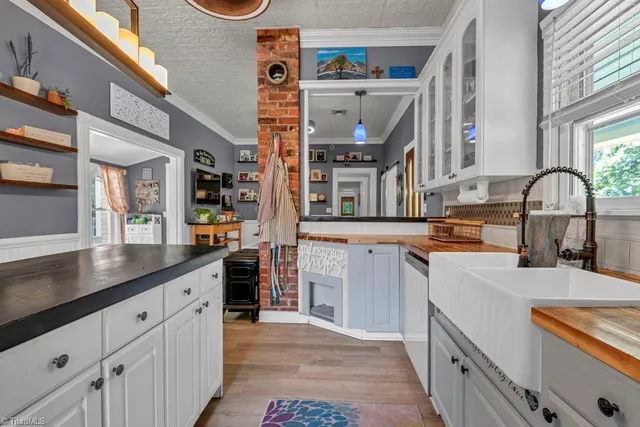 $499,000 | 206 North Brook Street, Wilkesboro, NC 28697