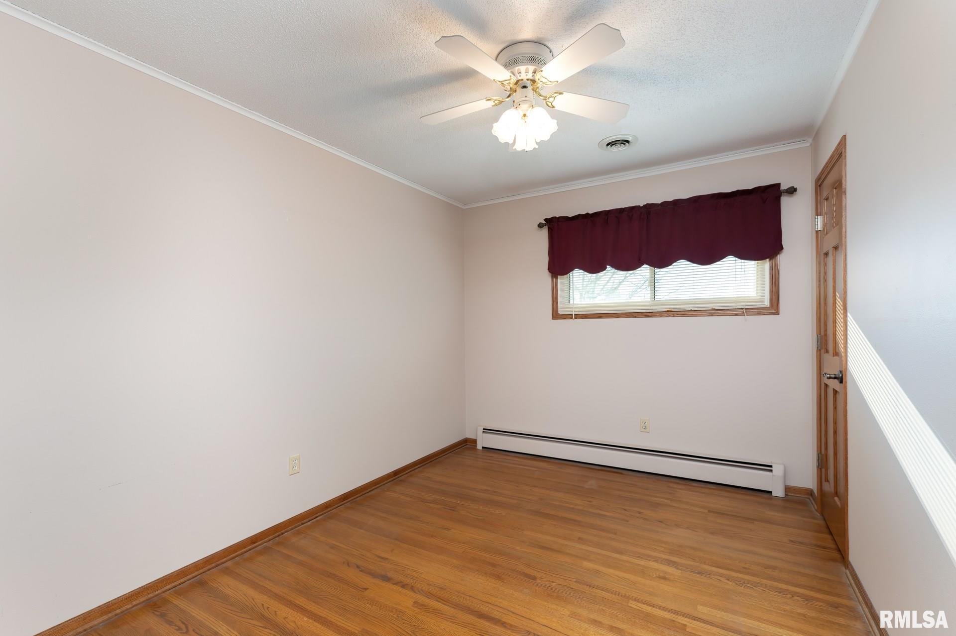 18328 North Spencer Road Pleasant Valley, IA 52767 - Photo 13 of 32 Gallery Image 13