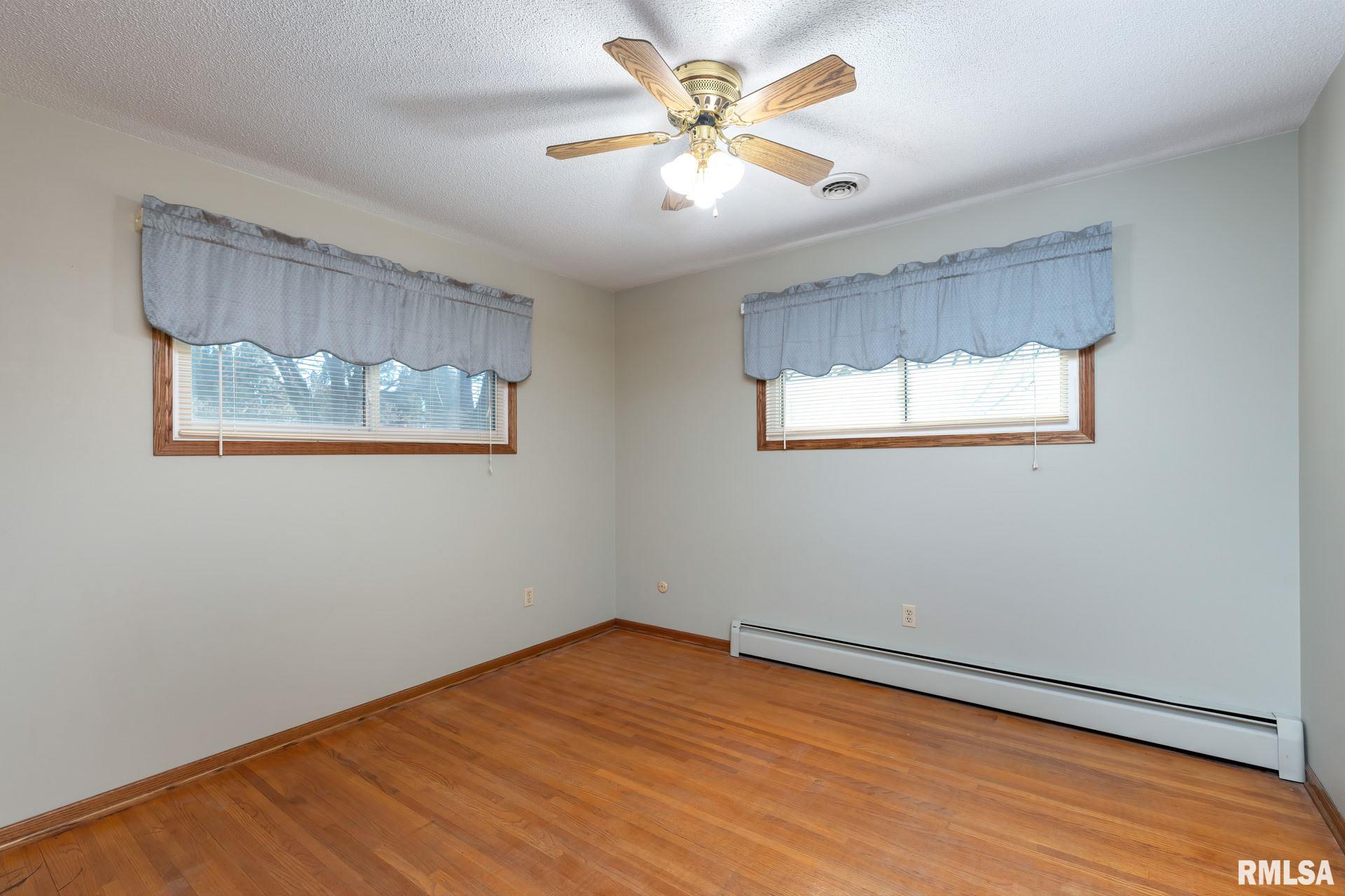 18328 North Spencer Road Pleasant Valley, IA 52767 - Photo 15 of 32 Gallery Image 15