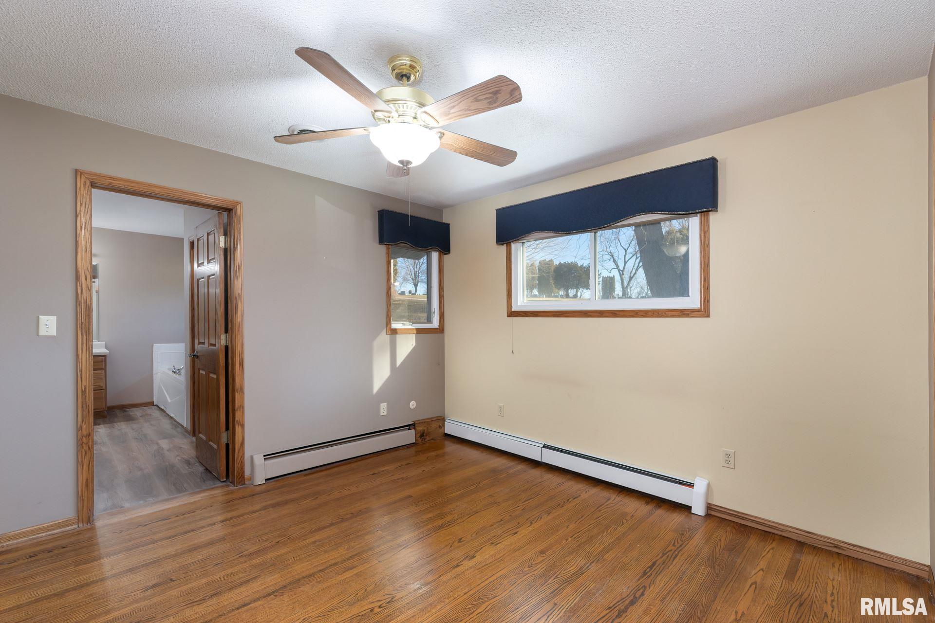 18328 North Spencer Road Pleasant Valley, IA 52767 - Photo 17 of 32 Gallery Image 17