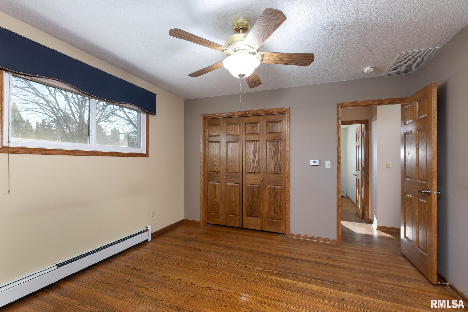 18328 North Spencer Road Pleasant Valley, IA 52767 - Photo 18 of 32 Gallery Image 18