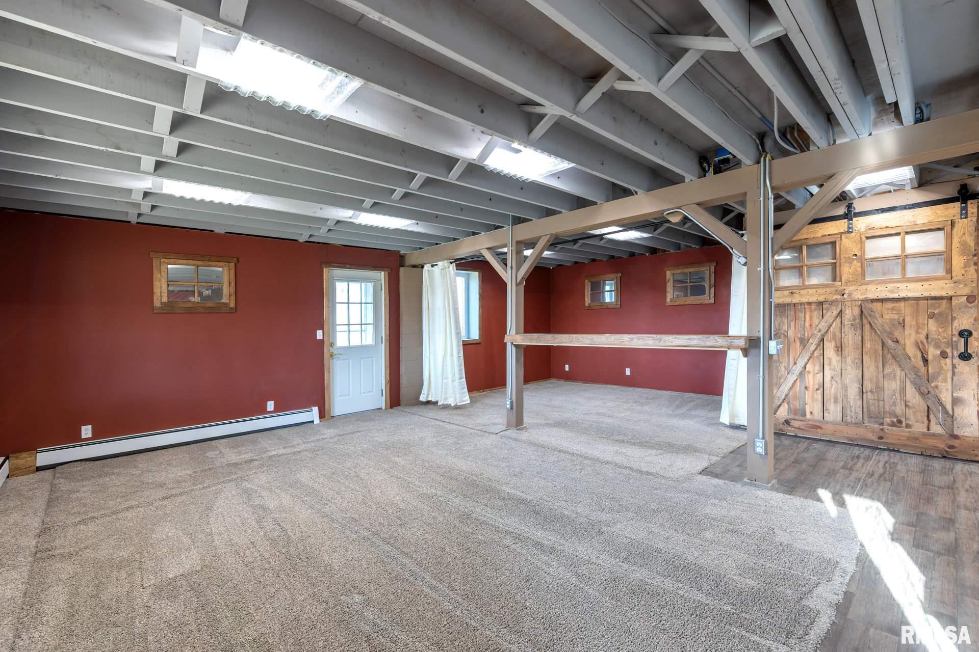 18328 North Spencer Road Pleasant Valley, IA 52767 - Photo 27 of 32 Gallery Image 27