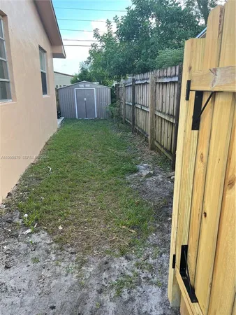 $2,800 | 6328 Pierce Street, Hollywood, FL 33024