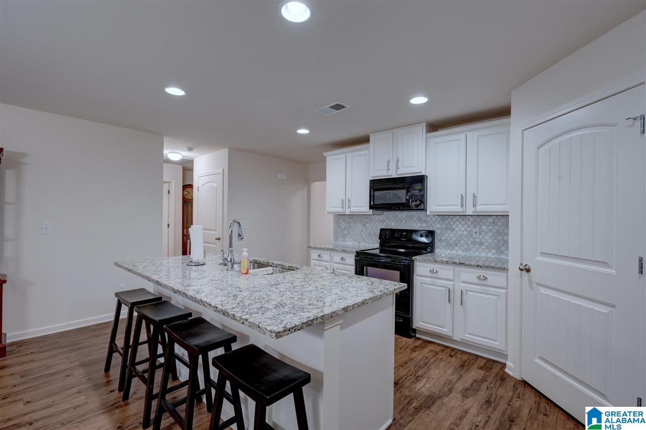 247 Sarah Way Kimberly, AL 35091 - Photo 11 of 30